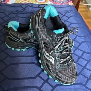 Saucony Black and Blue Athletic Trail Shoes Womens 7